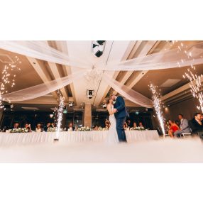   Beltéri tűzijáték és szárazjég gép esküvőre, rendezvényekre